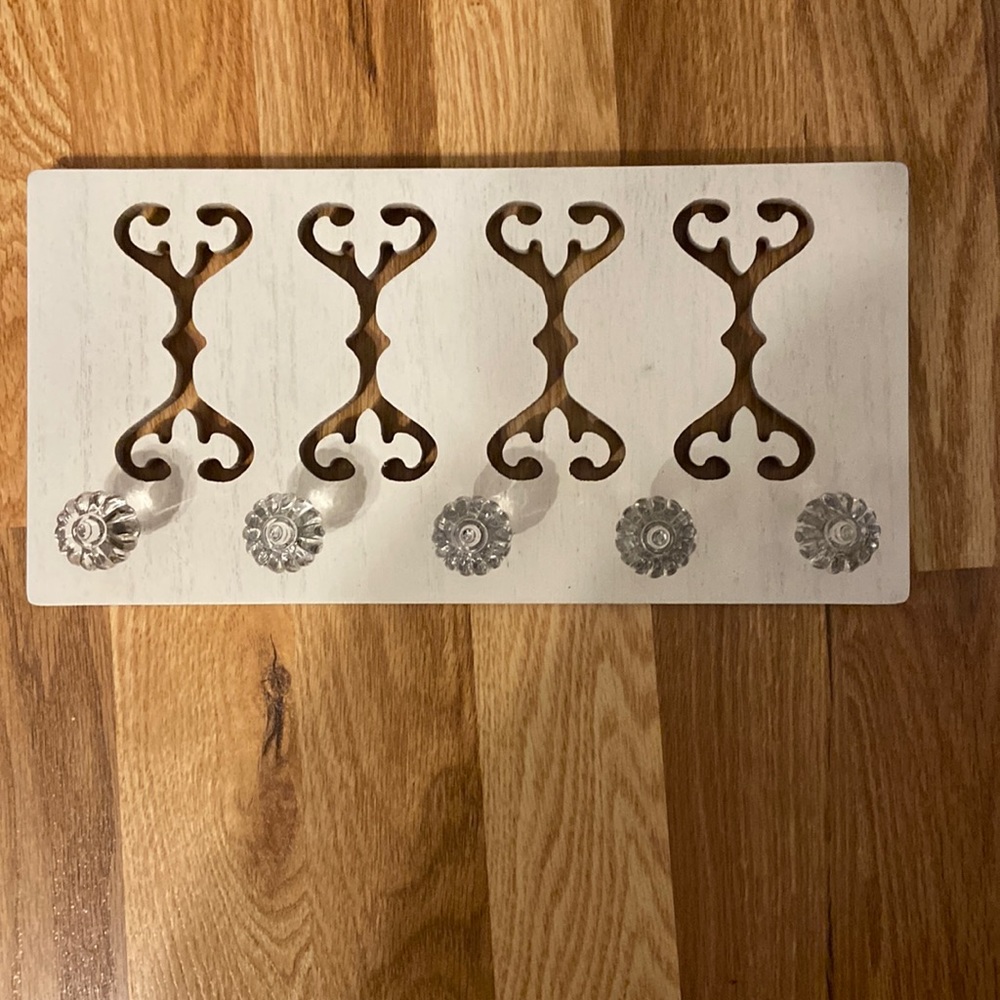 Decorative hanging rack